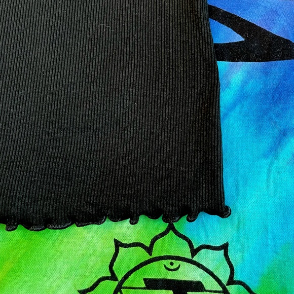 Rusched Black Ribbed Tanktop - Picture 2 of 6